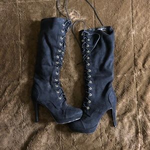 KNEE HIGH LACE UP BLACK BOOT HEELS